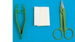 SET PER RIMOZIONE SUTURE CONFEZIONATO IN BLISTER RIGIDO, CONTENENTE FORBICE, PINZA E GARZA - Gruppofarmastore.it