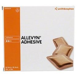 MEDICAZIONE IDROCELLULARE ADESIVA STERILE ALLEVYN ADHESIVE ALTAMENTE ASSORBENTE IN SCHIUMA DI POLIURETANO A STRUTTURA TRISTRATIFICATA 12,5X12,5CM 3 PEZZI - Gruppofarmastore.it