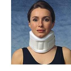 COLLARE CERVICALE IN GOMMAPIUMA DA 10CM MISURA UNIVERSALE BIANCO - Gruppofarmastore.it