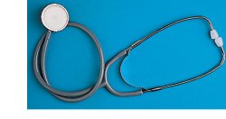 FONENDOSCOPIO LEGGERO PIATTO CON MEMBRABA ARCHETTO BIAURICOLARE PER AUSCULTAZIONE CON MOLLA ESTERNA - Gruppofarmastore.it