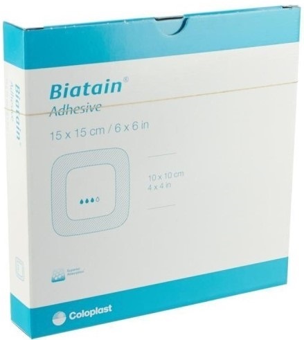 MEDICAZIONE BIATAIN IN SCHIUMA DI POLIURETANO CON IDROCOLLOIDE E BORDO ADESIVO 7,5X7,5 CM 10 PEZZI - Gruppofarmastore.it