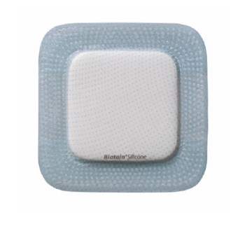 MEDICAZIONE BIATAIN IN SCHIUMA DI POLIURETANO CON BORDO ADESIVO IN SILICONE 10X30 CM 5 PEZZI - Gruppofarmastore.it
